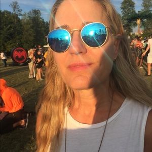 Meet your Posher, Barb